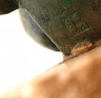 Szabolcs Péter (1942- ): Ölelkezők, bronz szobor terméskő talapzaton, jelzett, m: 9,5 cm