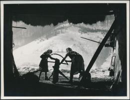 Dévai Jenő: Téli munka, hátoldalon feliratozva, 9x12 cm