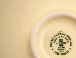 Zsolnay süteményes készlet: 6 db tányér, 1 db kínáló, kézzel festett, jelzett, nagyon apró kopásnyom...