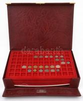 54db-os vegyes, főleg külföldi ezüst- és fémpénz gyűjtemény egy kitüntetéssel igényes bordó műbőr ér...