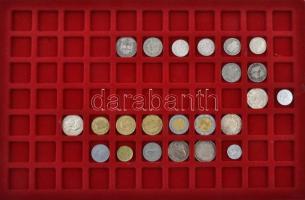 54db-os vegyes, főleg külföldi ezüst- és fémpénz gyűjtemény egy kitüntetéssel igényes bordó műbőr ér...