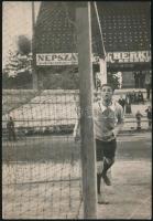 cca 1920 Pataki Mihály gólt lő, Neuhaus portás csak szemmel tudta követni. Fradi - III. ker. TVE mérkőzés.  Korabeli, hátulján feliratozott sajtófotó.  20x14 cm.