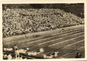 3 db MODERN sport lap; női tőrvívás, Testnevelési Főiskola tornaterme, Magyar-Francia úszóverseny / 3 modern sport motive card; foil fencing, gym class, swimming race