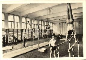 3 db MODERN sport lap; női tőrvívás, Testnevelési Főiskola tornaterme, Magyar-Francia úszóverseny / ...