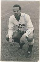 Humphrey Mijnors surinami származású focista aláírása fényképén