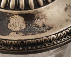 Bonbonier üveg testtel, monogramos alpakka fedővel, apró horpadással, m:14 cm