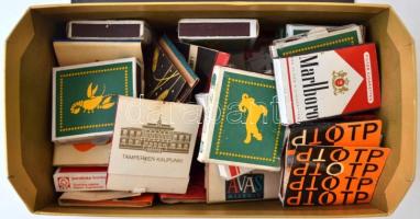 Kis doboznyi vegyes gyufásdoboz, gyufával