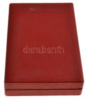 1954. "Munka Érdemérem" zománcozott Br kitüntetés mellszalagon, szalagsávval és miniatűrre...