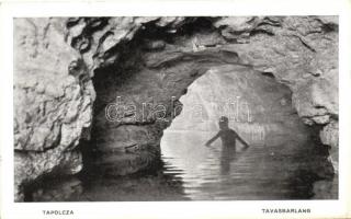 Tapolca, Tavasbarlang belső, fürdőző, kiadja Lőwy B.