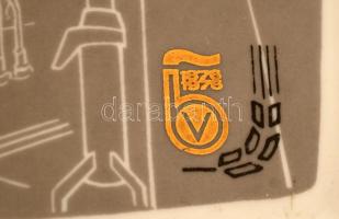 Hollóházi Budapesti Vegyiművek reklám tálka, matricás, jelzett, kopott aranyozás, 17×20 cm