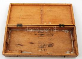 Kapcsos fadoboz, benne rekeszekkel, 34×15×6 cm