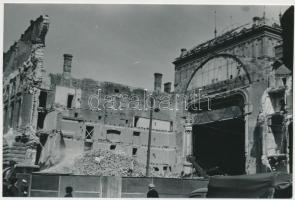 1964 Budapest, Blaha Lujza tér, a Nemzeti Színház (1908-1964) bontása, 6 db vintage fotó, 9x13 cm