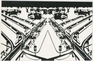 cca 1975 Juhász Miklós: Szerelőcsarnok építés, pecséttel jelzett vintage fotóművészeti alkotás, fotografikai eljárás, tükrözött fotómontázs, 16x24 cm