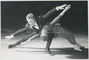 cca 1962 Jégbalett, vintage fotó, 16x24 cm