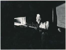 cca 1975 Várnai György: Pékmester, vintage fotóművészeti alkotás, feliratozva, 18x24 cm