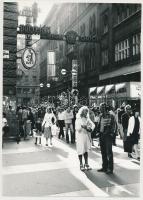 cca 1975 Budapesti életképek, 5 db vintage fotó Balásy Pál hagyatékából, három kép feliratozva, 14x1...