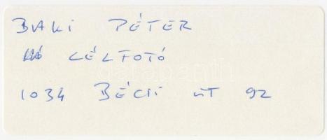 cca 1995 Baki Péter: Célfotó, feliratozott vintage fotóművészeti alkotás 18x24 cm-es fotópapíron