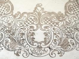 1939 svéd monogrammos ezüstözött alpakka tálca, jelzett, " Vellinge" felirattal, szőlő min...