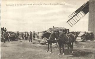 Pachole, Aratnak a 10-es honvédek, kiadja a M. kir. 10. honvéd gyalogezred, kiadja a M. kir. 10. honvéd gyalogezred / Pachole, Poland; The men of the 10th regimnet harvesting crops, K.u.K. Army, WWI, published by the 10th Royal Hungarian Infrantry regiment; from postcard booklet (EK)