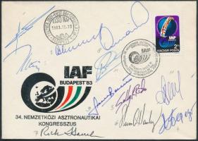 1983 11 űrhajós (Hermaszewski, Feoktyisztov, Beregovoj, Farkas Bertalan, stb.) aláírása elsőnapi emlékborítékon /  1983 Signatures of 11 astronauts (Hermaszewski, Feoktistov, Beregovoy, Bertalan Farkas, etc.) on first day envelope