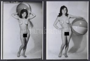 cca 1970 Labdajáték, 4 db finoman erotikus fénykép, korabeli negatívokról készült modern nagyítások,...