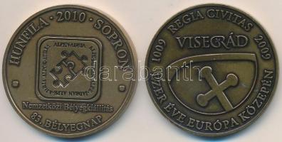 2009. &quot;HUNFILA 2009 Visegrád - 82. Bélyegnap - Nemzetközi Bélyegkiállítás / Visegrád ezer éve Európa közepén&quot; Br emlékérem (42mm) + 2010. &quot;HUNFILA 2010 Sopron - 83. Bélyegnap - Nemzetközi Bélyegkiállítás&quot; Br emlékérem (42mm) T:2