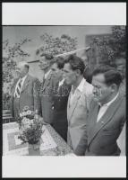 cca 1952 Csömör, a felújított általános iskola átadási ünnepsége, Ráth (Roth) László (1907-1979) fel...