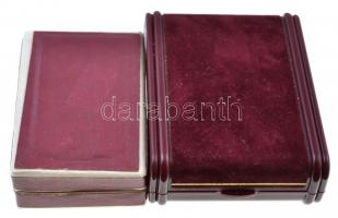 ~1960. "Az Oktatásügy Kiváló Dolgozója" aranyozott, zománcozott fém jelvény tokban (34x23m...