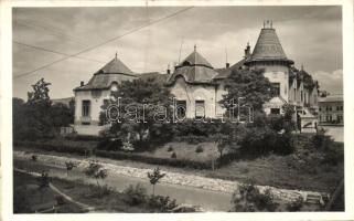 Beregszász, Berehove; Úri kaszinó, gyógyszertár / Gentleman's Casino, pharmacy (fa)