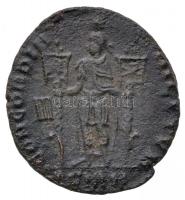Római Birodalom / Sirmium / II. Constantius 351-355. AE3 Br (3,83g) T:2- ki.
Roman Empire / Sirmium...