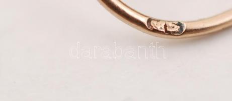 Arany fülbevaló pár 1 brill hiányzik, Au, bruttó:1,9gr., jelzett, dobozban/ Gold earrings brill miss...