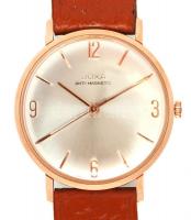 cca 1950-60 Doxa anti-magnetic karóra, 14K rózsaarany tok, átmérője 35 mm. A felhúzókoronán jelzett....