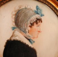 cca 1860 Női portré, elefántcsontra festett miniatűr, jelzés nélkül,  üvegezett keretben, d:10cm