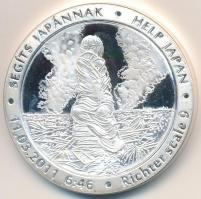 2011. &quot;Segíts Japánnak - Földrengés és szökőár&quot; ezüstözött fém emlékérem (42,5mm) T:PP felületi karc, ujjlenyomat