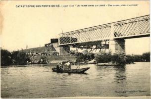 1907 Les Ponts-de-Cé, Catastrophe, Un train dans la Loire / railway bridge, accident, train in the river; one hour after the accident (EK)
