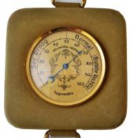 Háromrészes fali barométer, velúrborítású táblákon. Az egyik kijelző üvege repedt. h: 38 cm, a kijel...