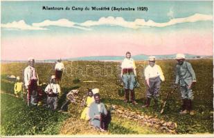 1925 Alentours du Camp du Museifre / Lebanese military postcard, digging the trench, 1925 Lövészárkot ásó libanoni katonák