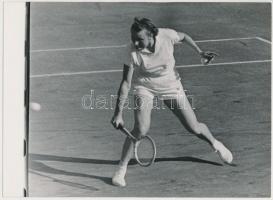 Teniszezők, 3 db jelzetlen fotó, 18x13 cm