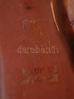 Eozin mázas Zsolnay őzbak, jelzett, restaurált, apró kopásnyomokkal, m: 11,5 cm