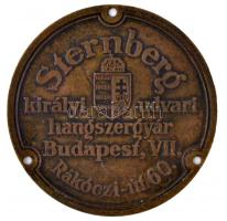 cca 1930 Sternberg hangszergyár réz jelvény, d:4,5 cm