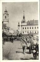 1940 Kolozsvár, Cluj; bevonulás, Central Szálló, Nimberger üzlete, katonák / entry of the Hungarian troops, Hotel Central, shop, soldiers, 'Kolozsvár visszatért' So. Stpl. (EK)