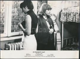 4 db filmfotó, rajta ismert színészekkel: Cserhalmi György, Kozák András, Pártos Erzsi, Kovács Kati,...