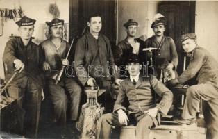 10 db 1920 és 1930 közötti fotó képeslap a Magyar Királyi Folyamőrség budapesti parancsnokságáról. C...