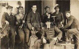 10 db 1920 és 1930 közötti fotó képeslap a Magyar Királyi Folyamőrség budapesti parancsnokságáról. C...