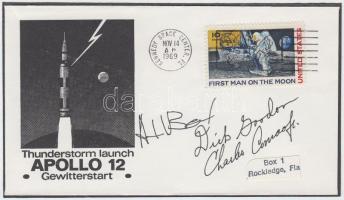 1969 Alan Bean (1932- ), Richard Gordon (1929- ) és Charles Conrad (1930-1999) amerikai űrhajósok aláírásai emlékborítékon /  1969 Signatures of Alan Bean (1932- ), Richard Gordon (1929- ) and Charles Conrad (1930-1999) American astronauts on envelope