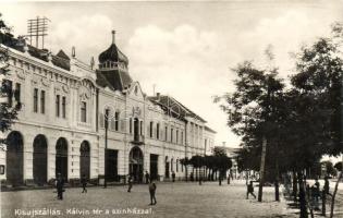 Kisújszállás, Kálvin tér, színház