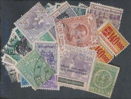 cca 1910 15 db olasz hazafias levélzáró (betapadásnyomok, gumihiány), illetve kb 80 db egyéb olasz p...