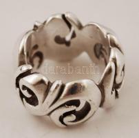 Ezüst liliom-mintás gyűrű,  Ag., nettó:15,9gr., jelzés nélkül, méret:52/ Silver lily-patterned ring,...