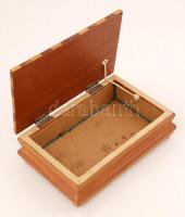 Intarziás fa doboz, jó állapotban, 14×22 cm, m:6 cm