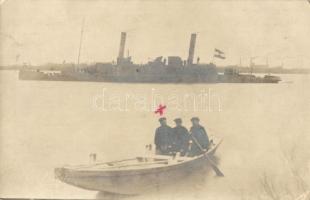 1917 A háborúban felfegyverzett Sámson gőzös, haditengerészek csónakban / SMS Samson, mariners in boat, photo (EK)